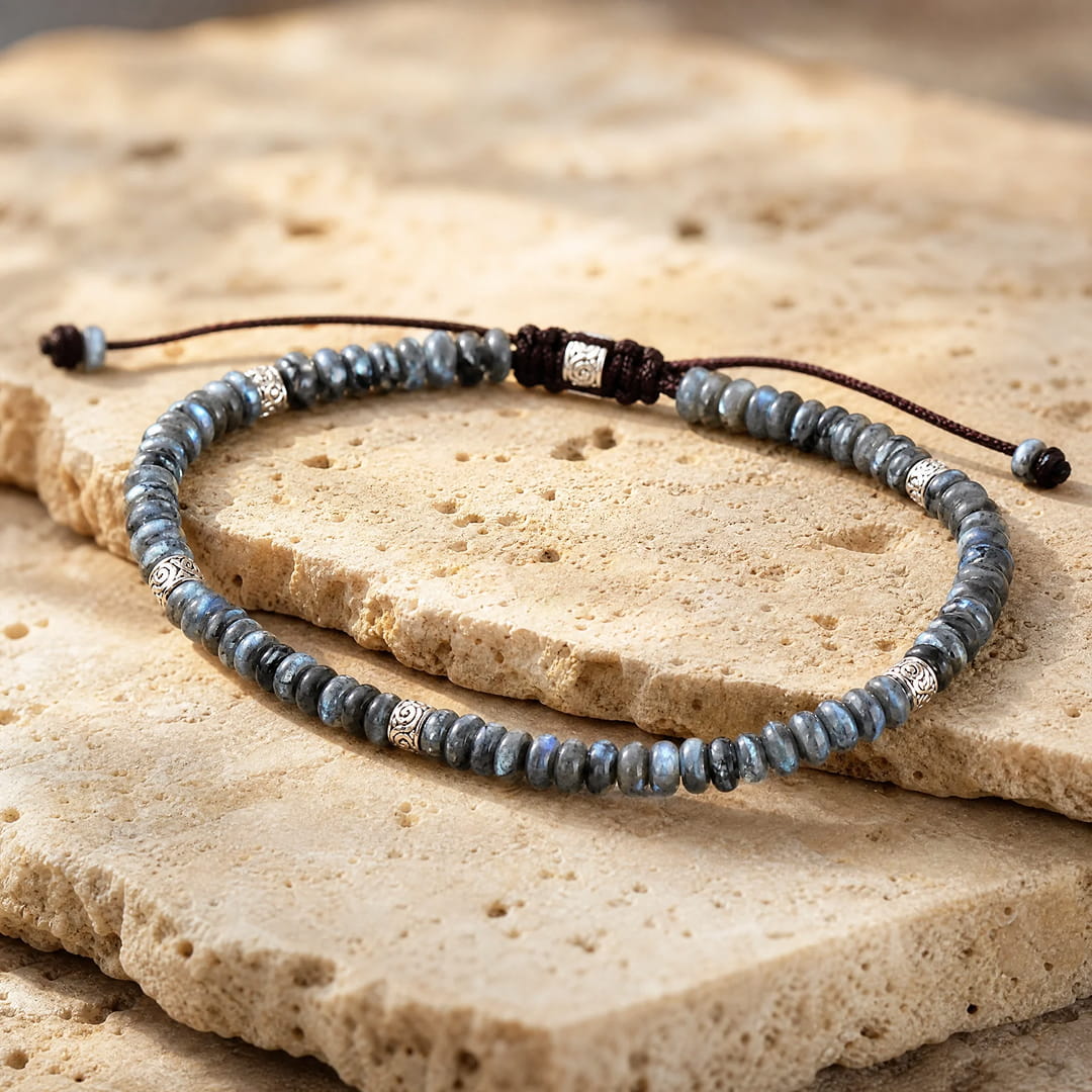 Armband "Innere Stärke" aus Larvikit