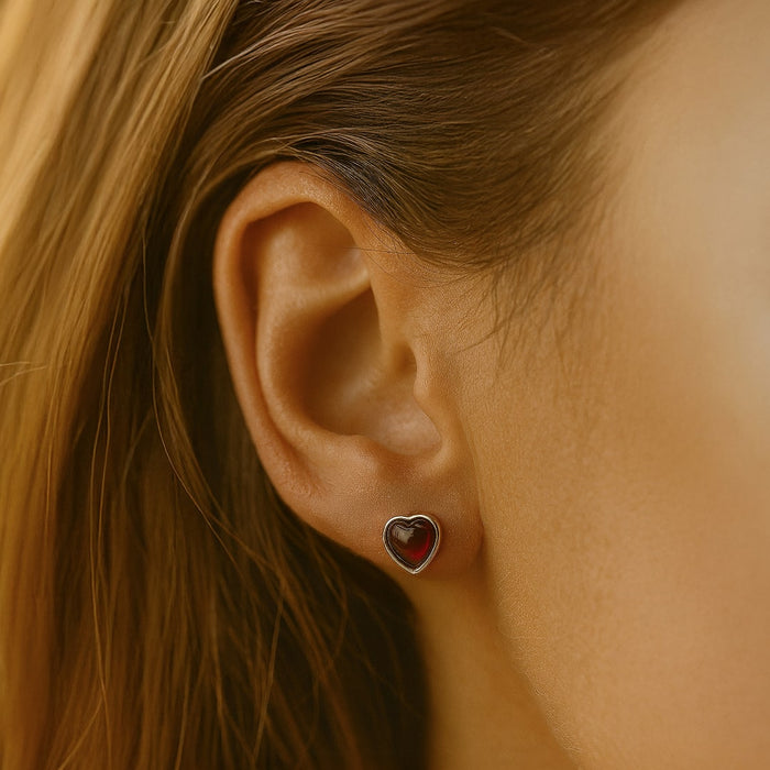 Ohrringe „Passion Heart“ mit Granat & silberfarbenem Metall