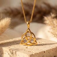 „Triquetra“-Anhänger aus Edelstahl 1