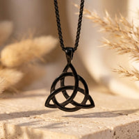 „Triquetra“-Anhänger aus Edelstahl 3