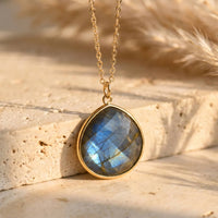 Pendentif "Protection Symbolique" en Labradorite 1