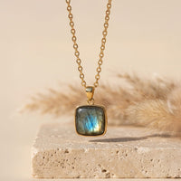Labradorit-Anhänger "Lichtreflexe" 1