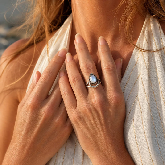 Ring "Intuitive Moon" aus Mondstein