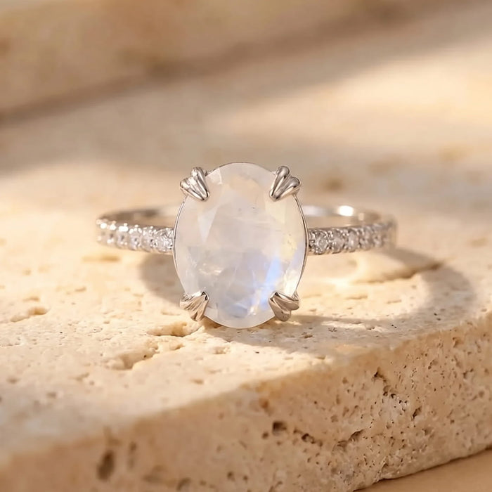 Adjustable "Kirana" Ring in Moonstone & Silver