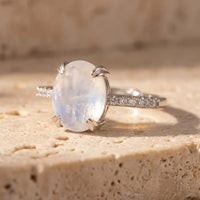Verstellbarer „Kirana“-Ring aus Mondstein & Silber 4