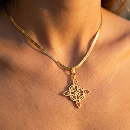 "Eternal Protection" Pendant - Witch's Knot, Flat Chain