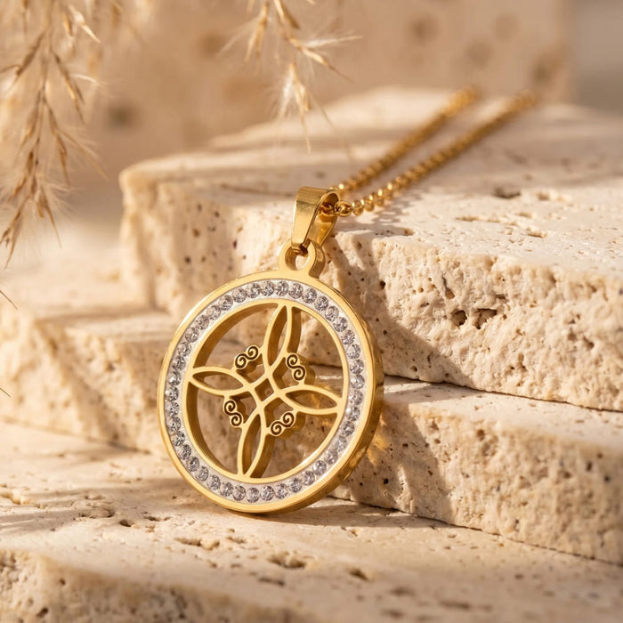 "Witch's Knot" Pendant - Divine Protection