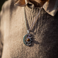 Pendentif "Équilibre Cosmique Lune-Soleil" en œil de tigre 2